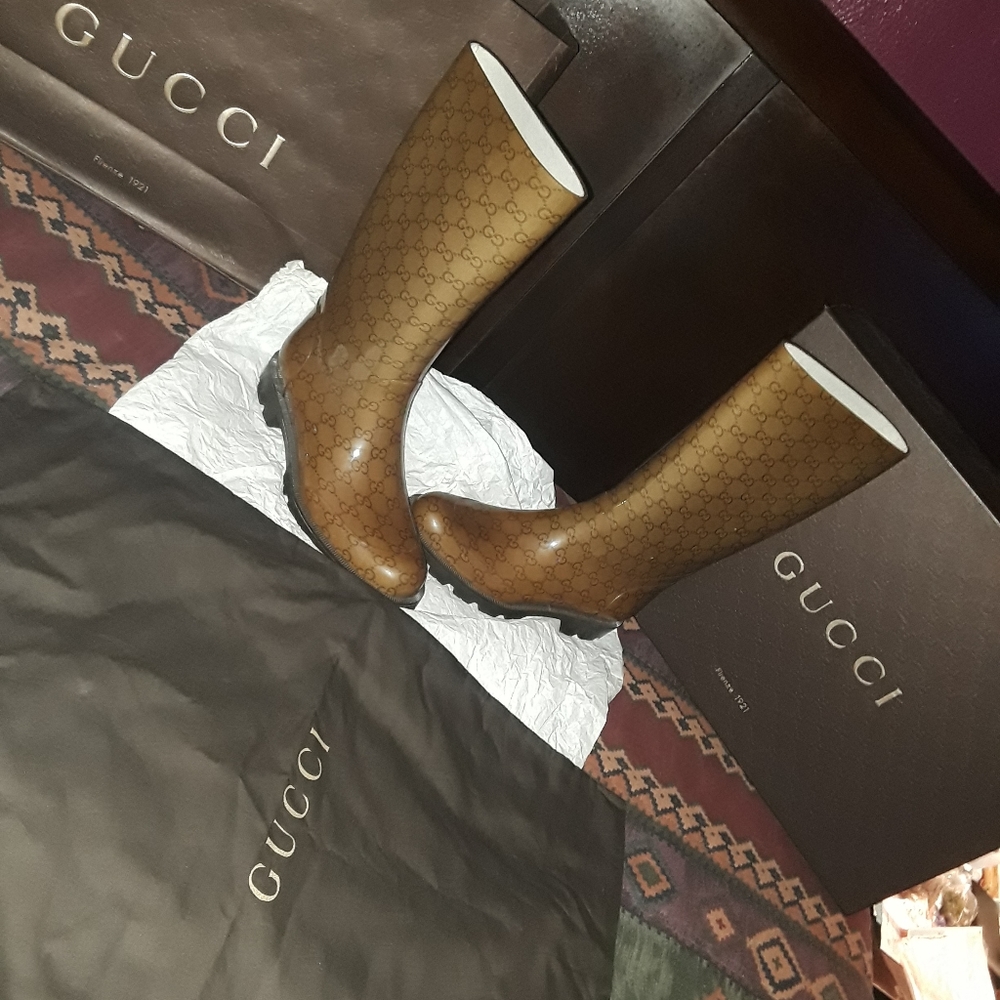 Authentic Gucci rain boots